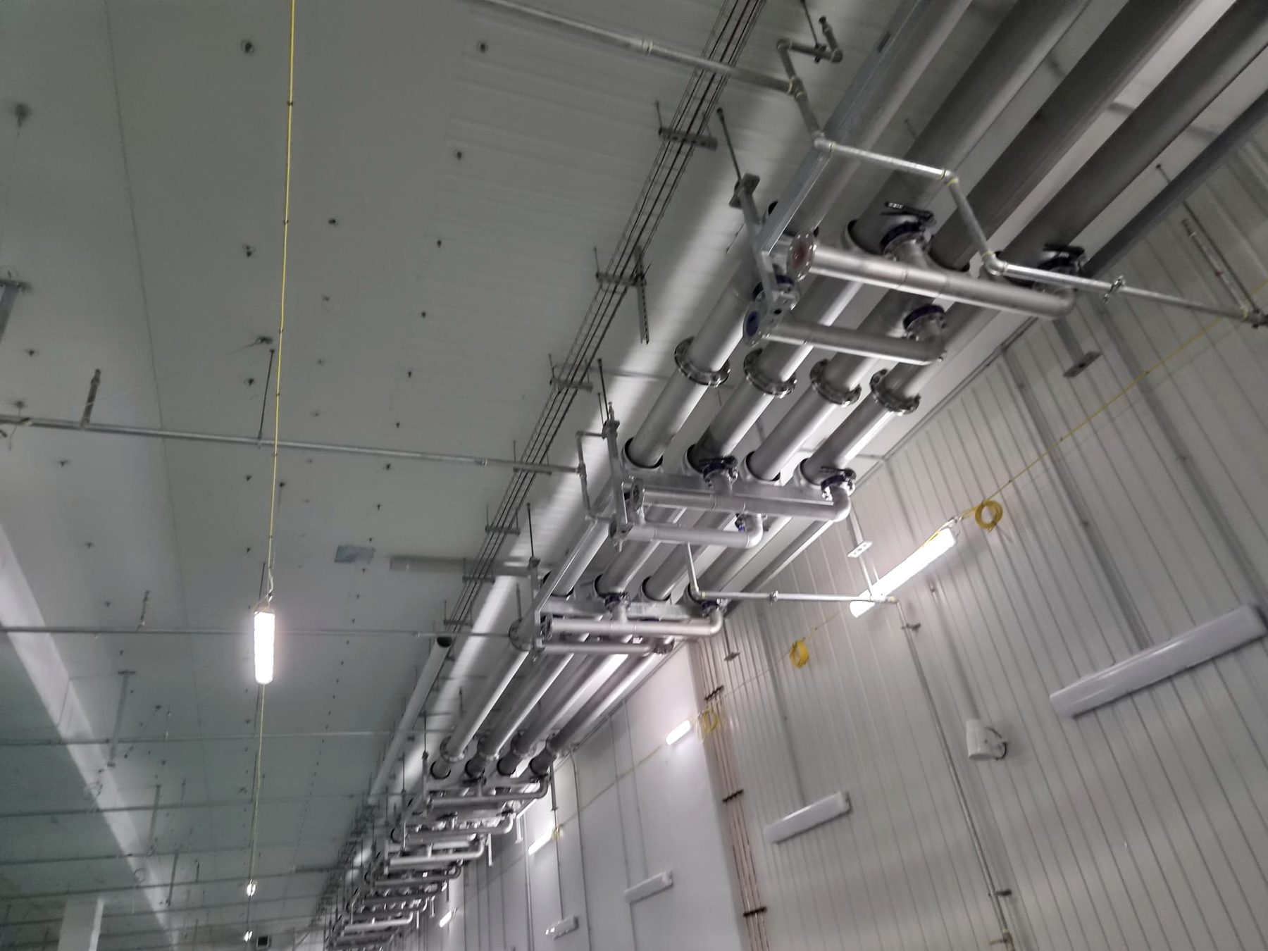 Distribution pipework overhead